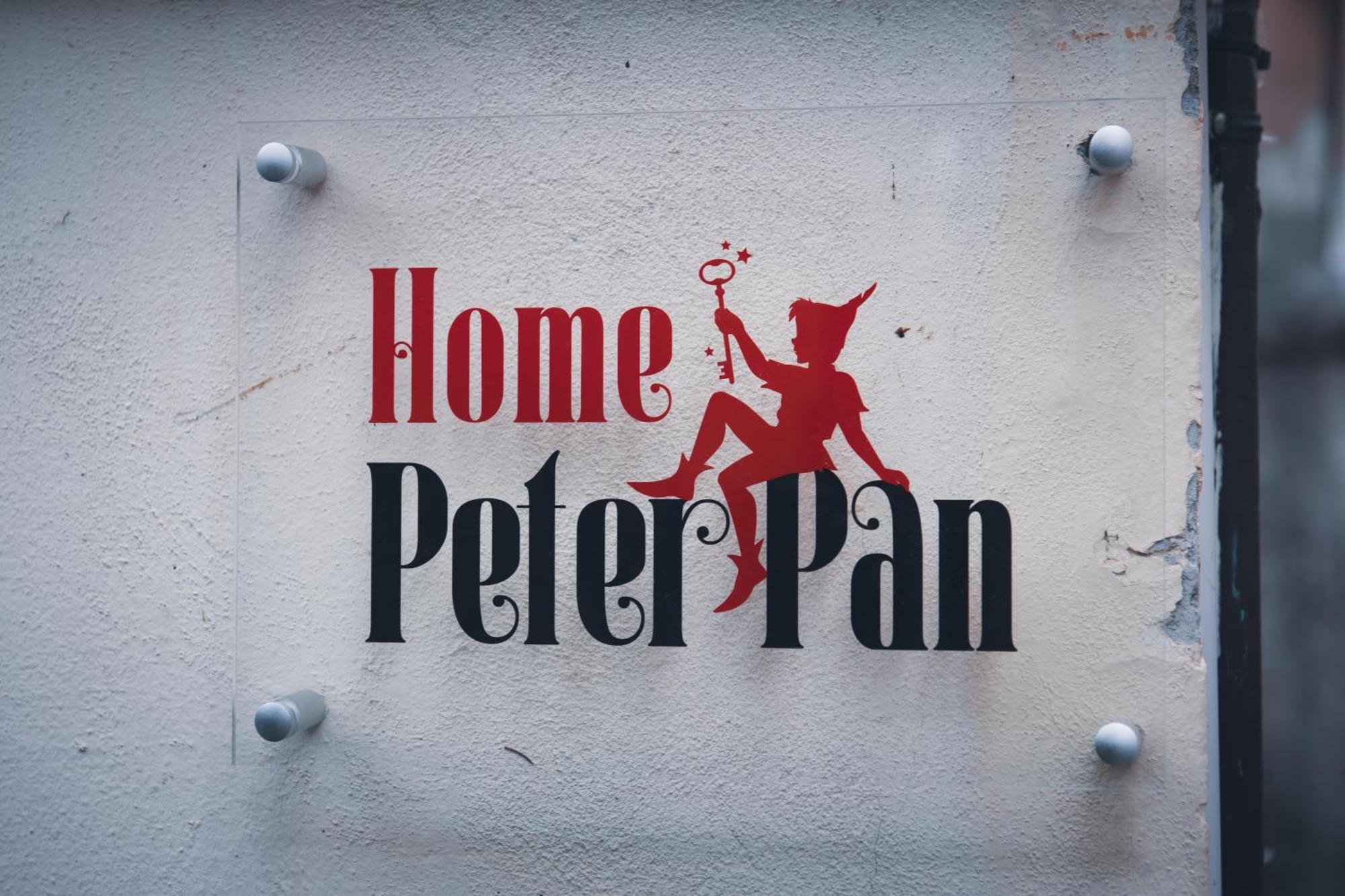 Home Peterpan, B&B Direttamente Sulla Piazza Casal Fiumanese Exterior photo